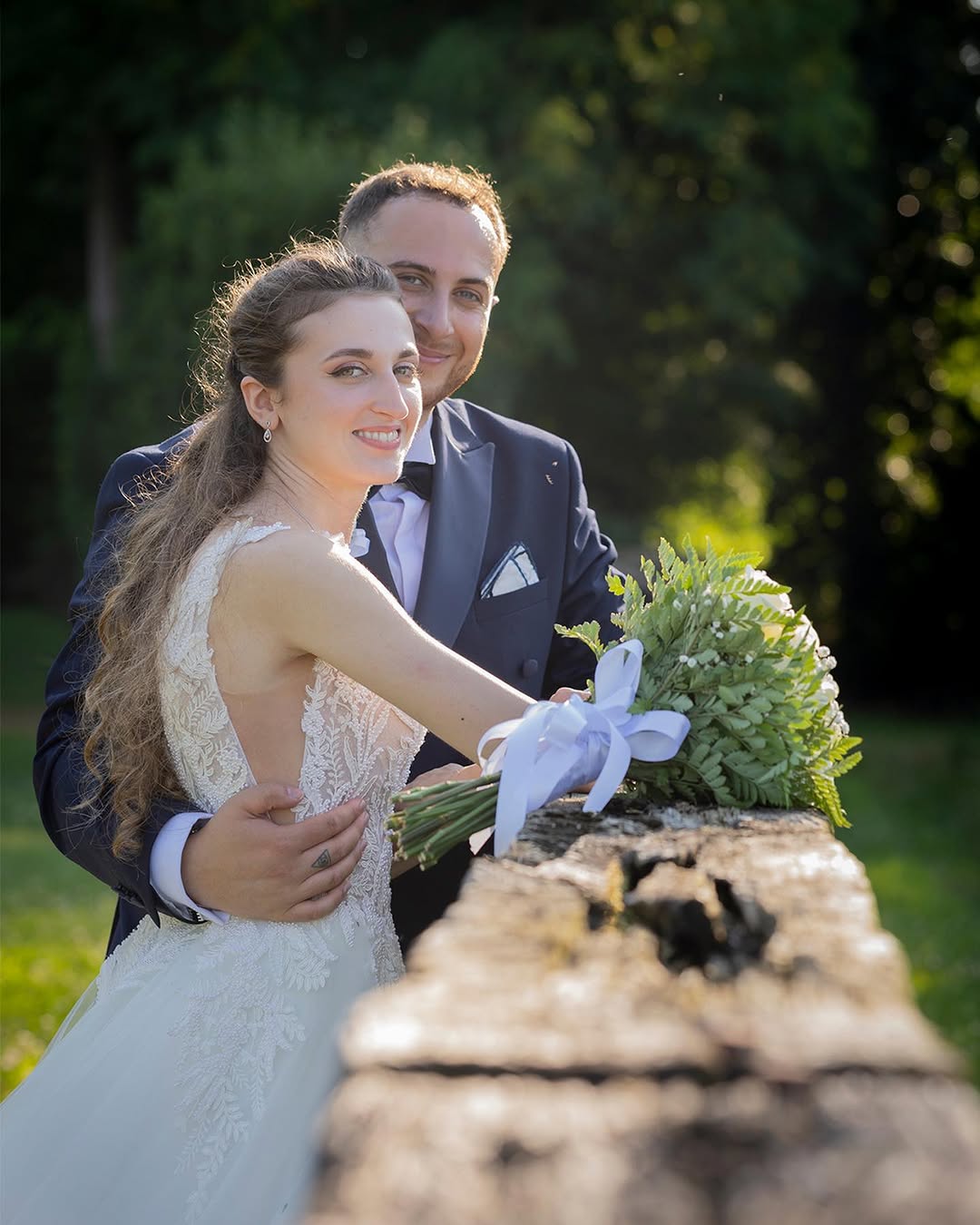 La coppia più giovane di quest’anno, una storia da raccontare.  Ogni matrimonio è unico proprio come la storia di chi lo vive. Vogliamo che ogni foto sia vostra e solo vostra.  Il nostro obiettivo non è solo scattare ma creare qualcosa di bello insieme, di significativo e unico.  Location @parcolecicogne1
Fiori @ifioridifrancy_francesca
Musica @matrimoniemusica_official
Abiti @comeinunafavola_official @barbutiofficial
Hair @guagliardo_chiara_golden_hairs
Makeup @giuliaantonioli.mua  Fotografo matrimonio
Momenti unici
Wedding
Matrimoni italiani
Idee matrimonio
