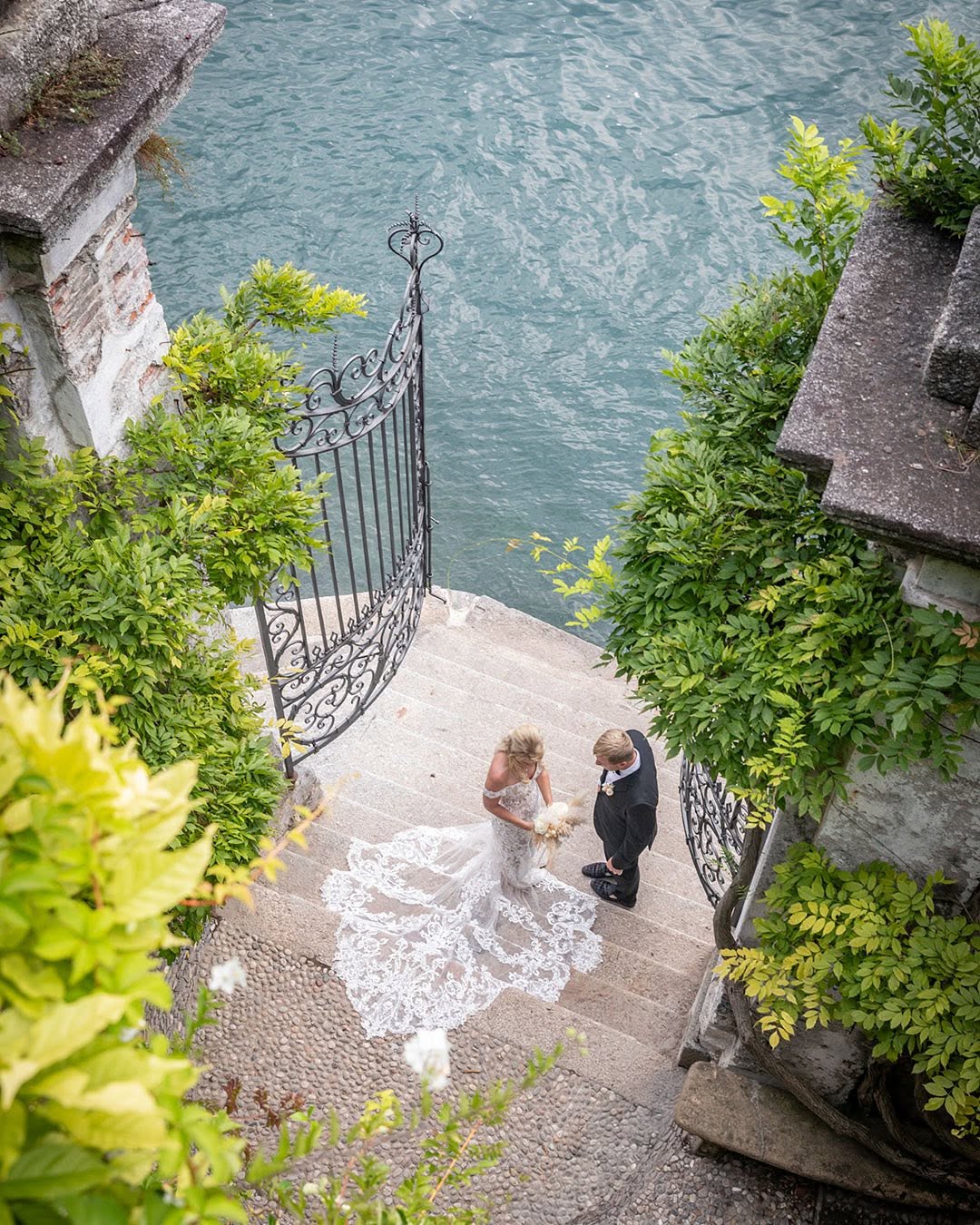 Ever dreamt of a  wedding on Lake Como?  A&S made their dream come true with a two day event, a pizza party the night before and a civil ceremony at Villa Cipressi followed by the wedding dinner and disco.  Two of the highlights was the photosoot in Villa Monastero and the beautiful boat ride admiring the stunning views of Bellagio and Varenna, living the italian dream.  Everyone loved the experience, planned by Verbano Events!  Get inspired for your big day!  WP @verbanoevents @federicazambonini
Location @hotelvillacipressi
Dj @mr_tambourinedj
Content creator @coreweddingcontent
Violinist @violin_kate_show
Flower @valentinacortesewp
Sparklers @gfgpyro
Boats @taxiboatvarenna
Hair @lafemmealapage
Muah @lucreziabianchini_wedding
First look location @villamonastero_official
