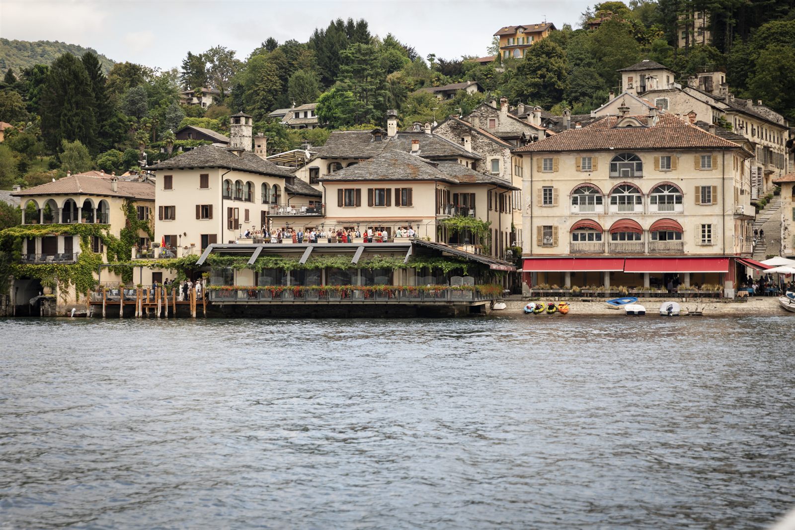 Il borgo di Orta San Giulio visto dal lago Il borgo di Orta San Giulio visto dal lago