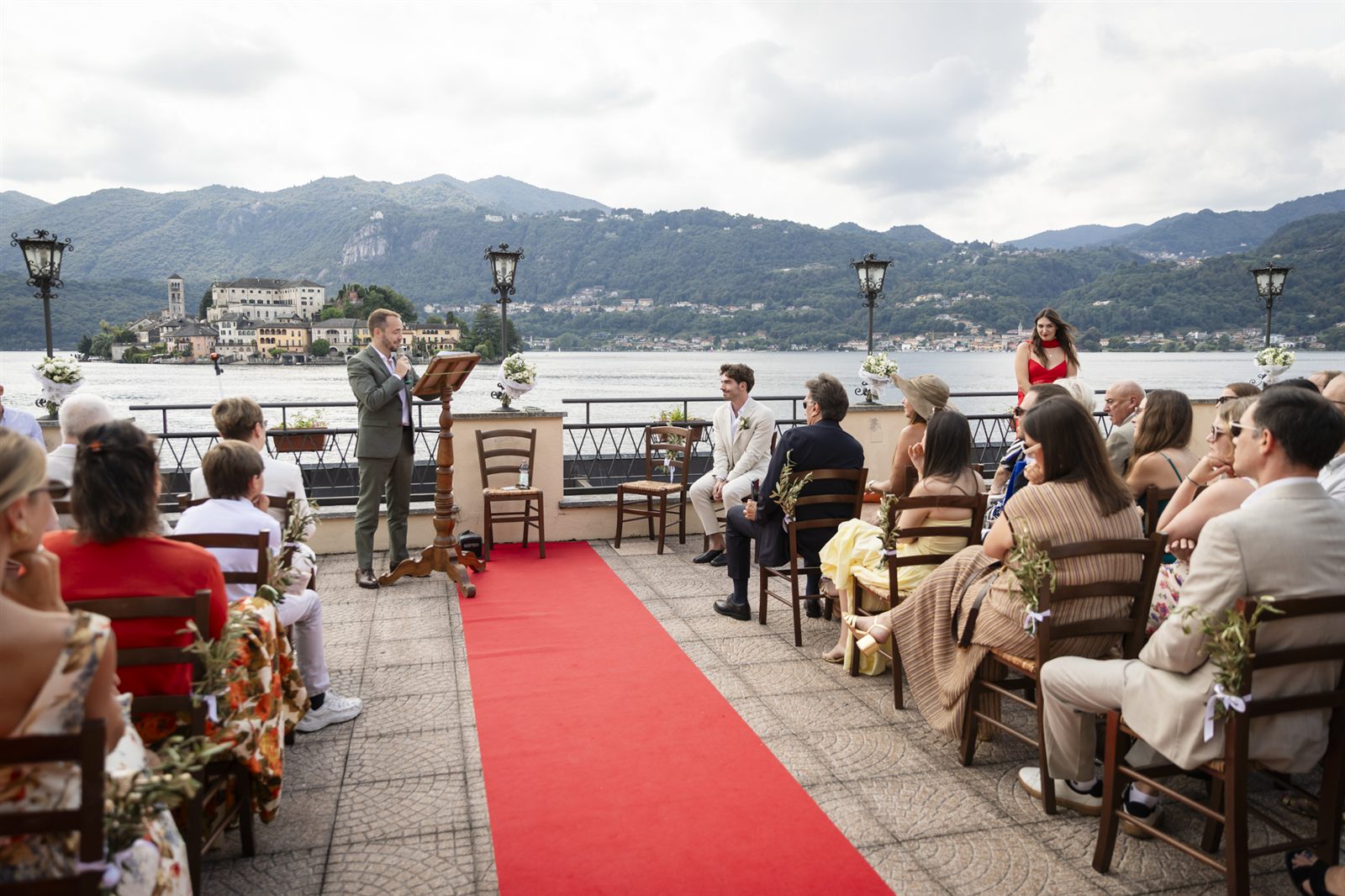 La cerimonia sulla terrazza con vista sul Lago d'Orta