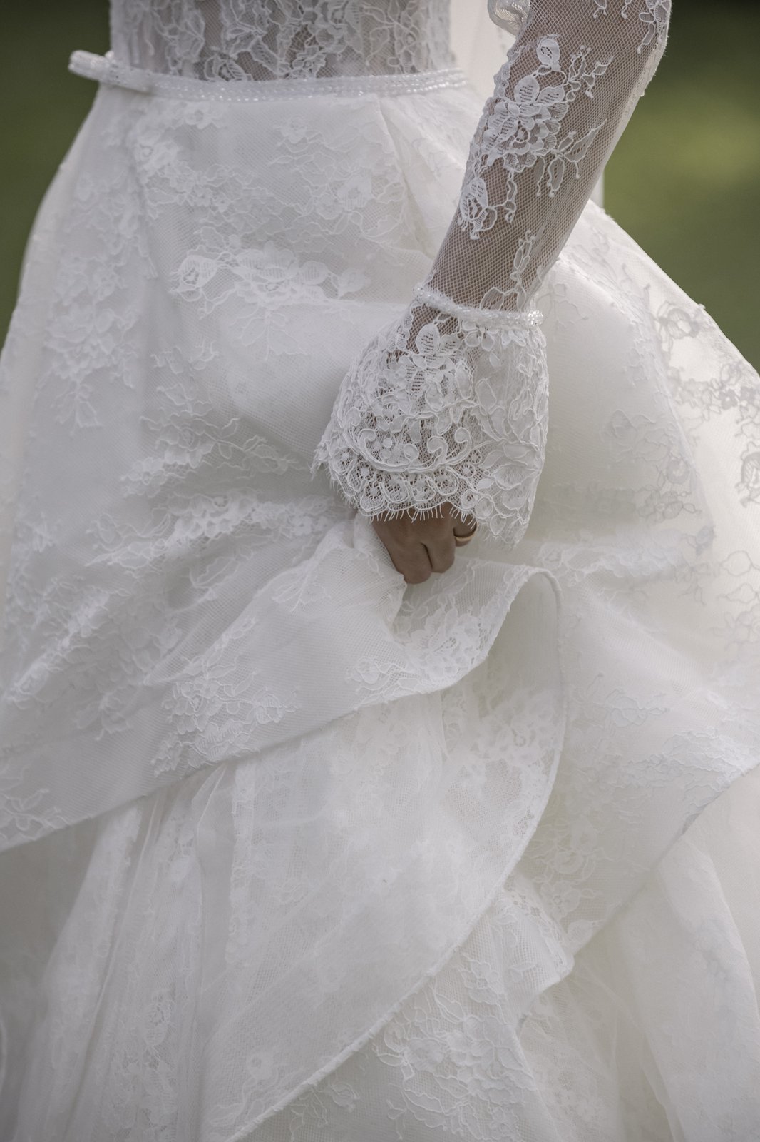 Il pizzo dell'abito da sposa Il pizzo dell'abito da sposa